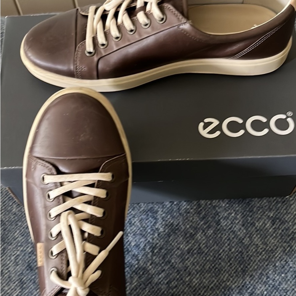 ecco bronze runners